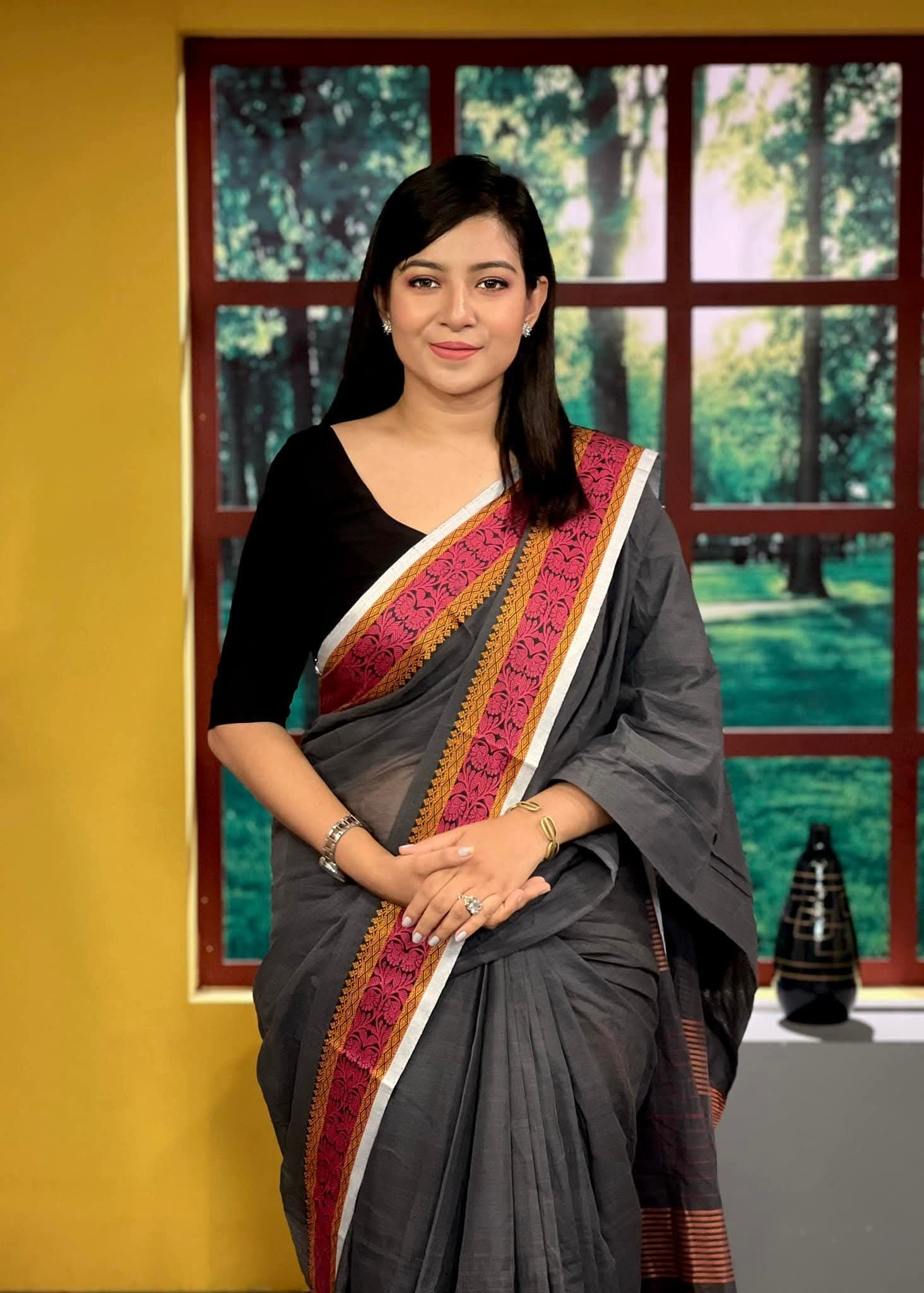মেয়েটি রোজ শাড়ি পরে | সাদিয়া রশ্নি সূচনা - Image 2