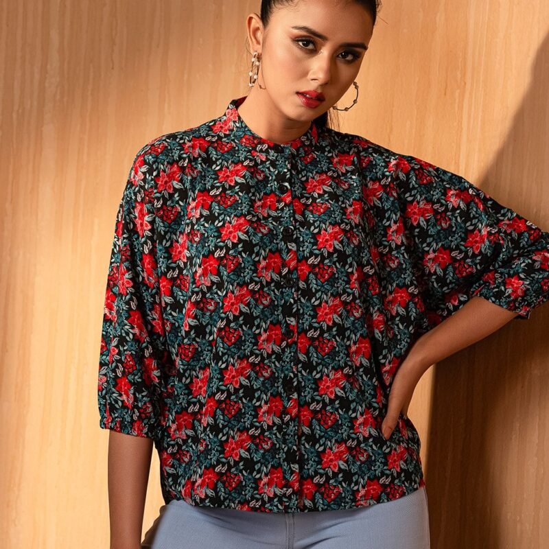 WOMEN'S WOVEN SHORT TOPS