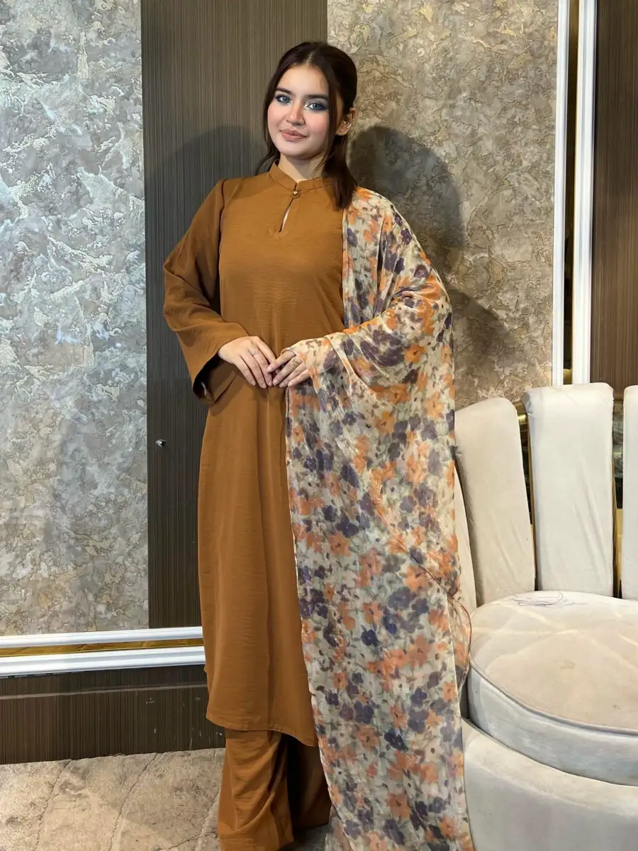 Brown CY | Three piece - Image 4